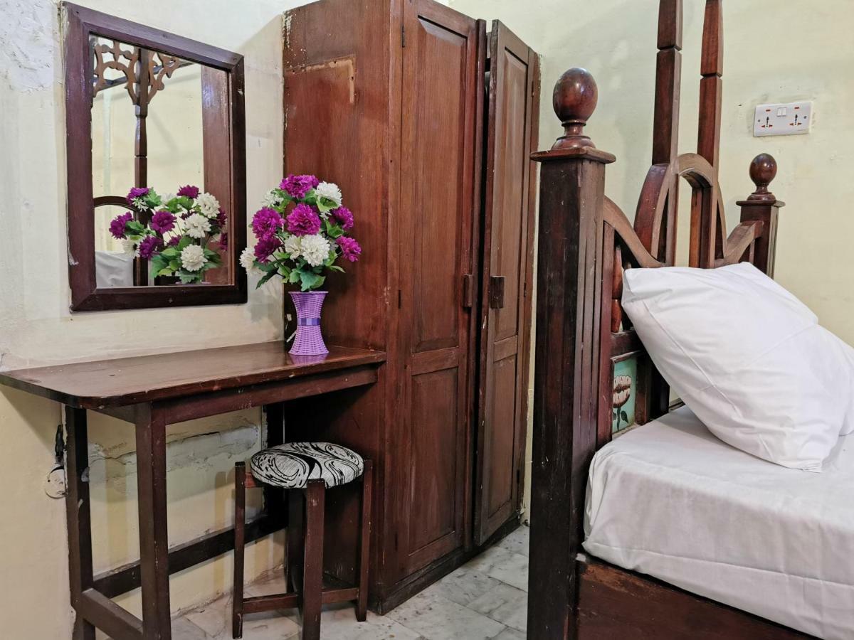 Crown Hotel Zanzibar Bagian luar foto