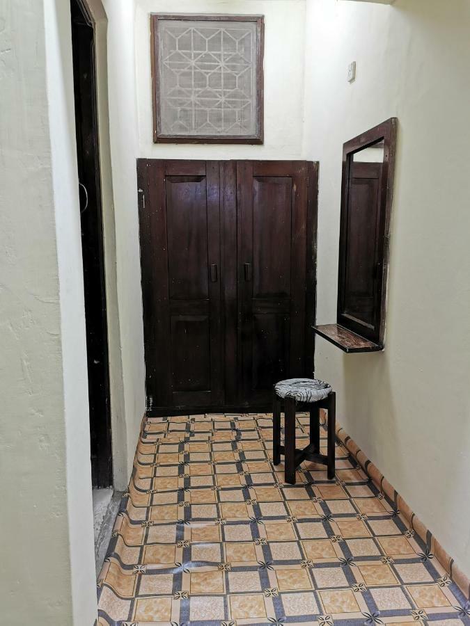 Crown Hotel Zanzibar Bagian luar foto