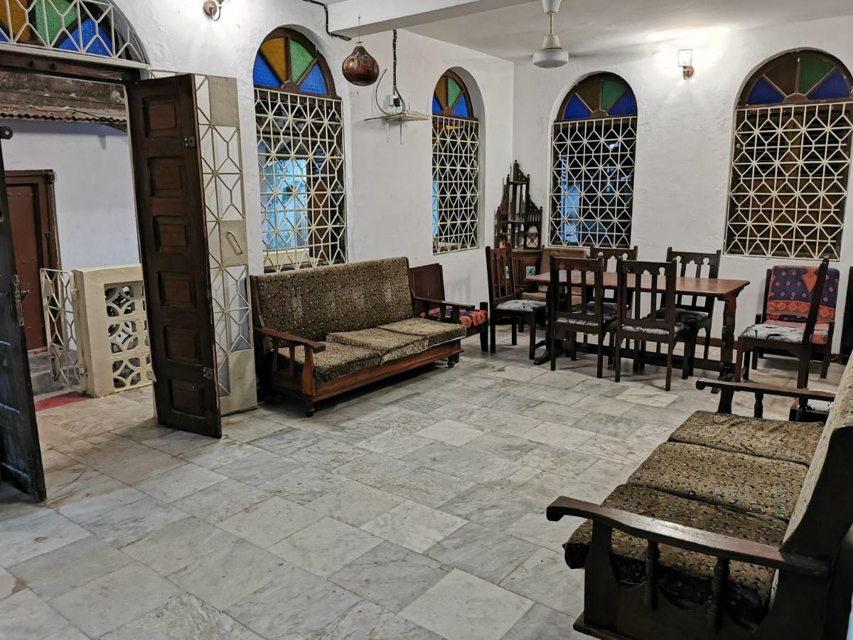 Crown Hotel Zanzibar Bagian luar foto