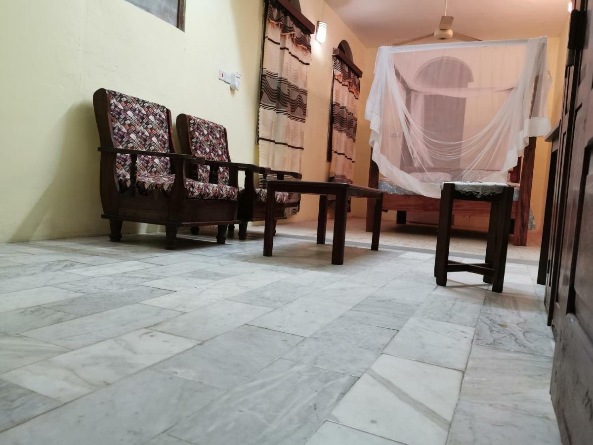 Crown Hotel Zanzibar Bagian luar foto