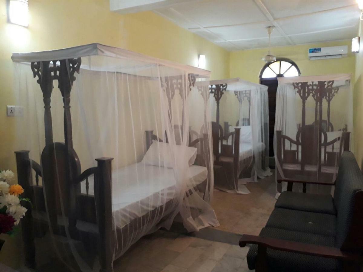 Crown Hotel Zanzibar Bagian luar foto